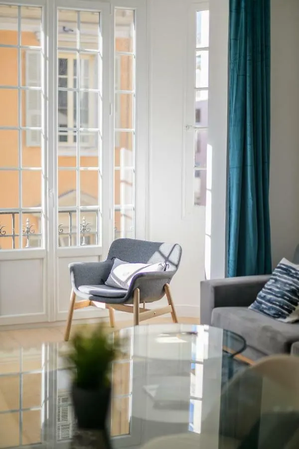 12 Congres Apt2 - Appartement 2 Chambres - Luxe - Carre D'Or - Plage Nice 0*,  France