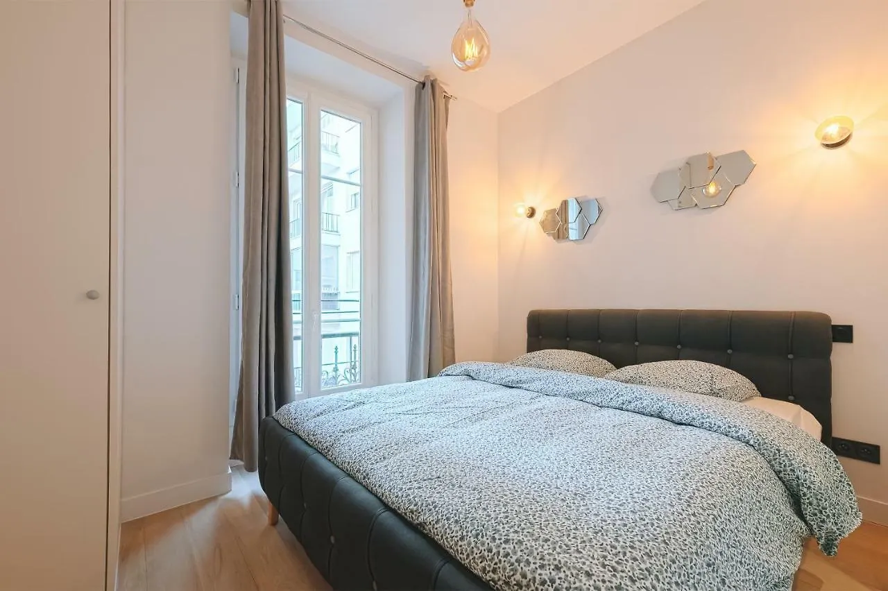 12 Congres Apt2 - Appartement 2 Chambres - Luxe - Carre D'Or - Plage Nice 0*,  France